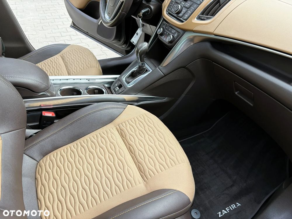 Opel Zafira - 20