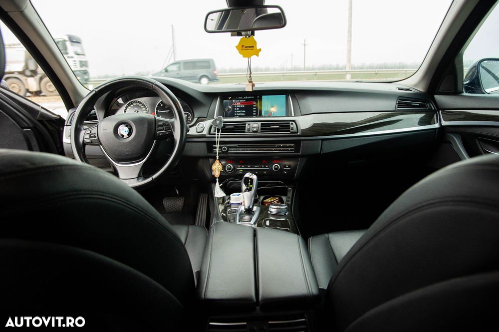 BMW Seria 5 520d xDrive Aut. Luxury Line - 7