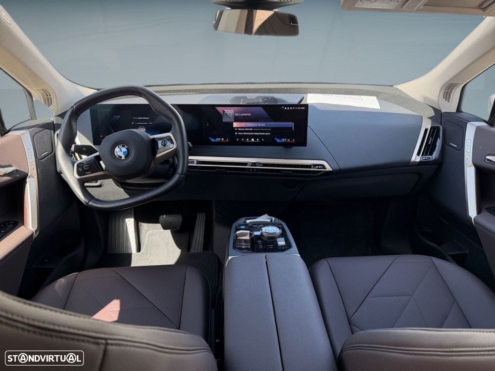 BMW ix xDrive 45 - 12