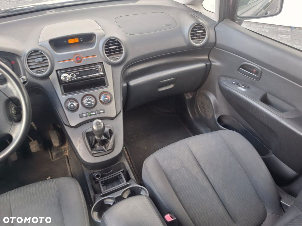 Kia Carens 2.0 EX - 23