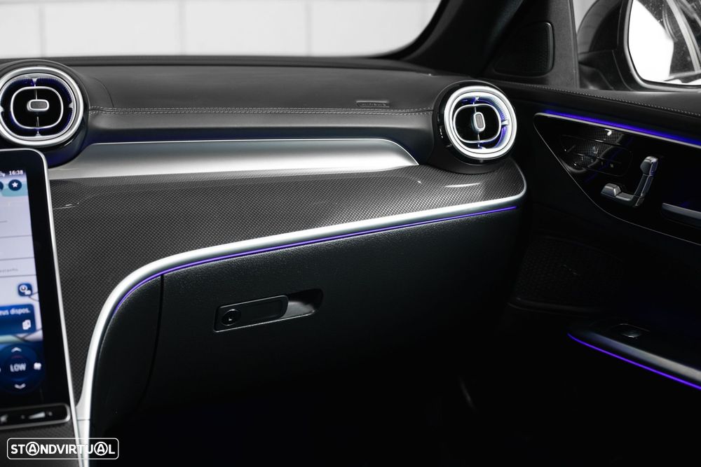 Mercedes-Benz C 300 e T 9G-TRONIC AMG Line - 44