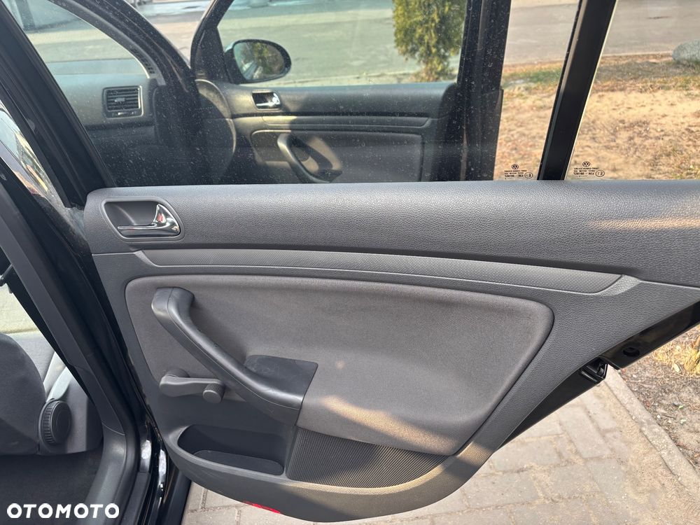 Volkswagen Golf - 26