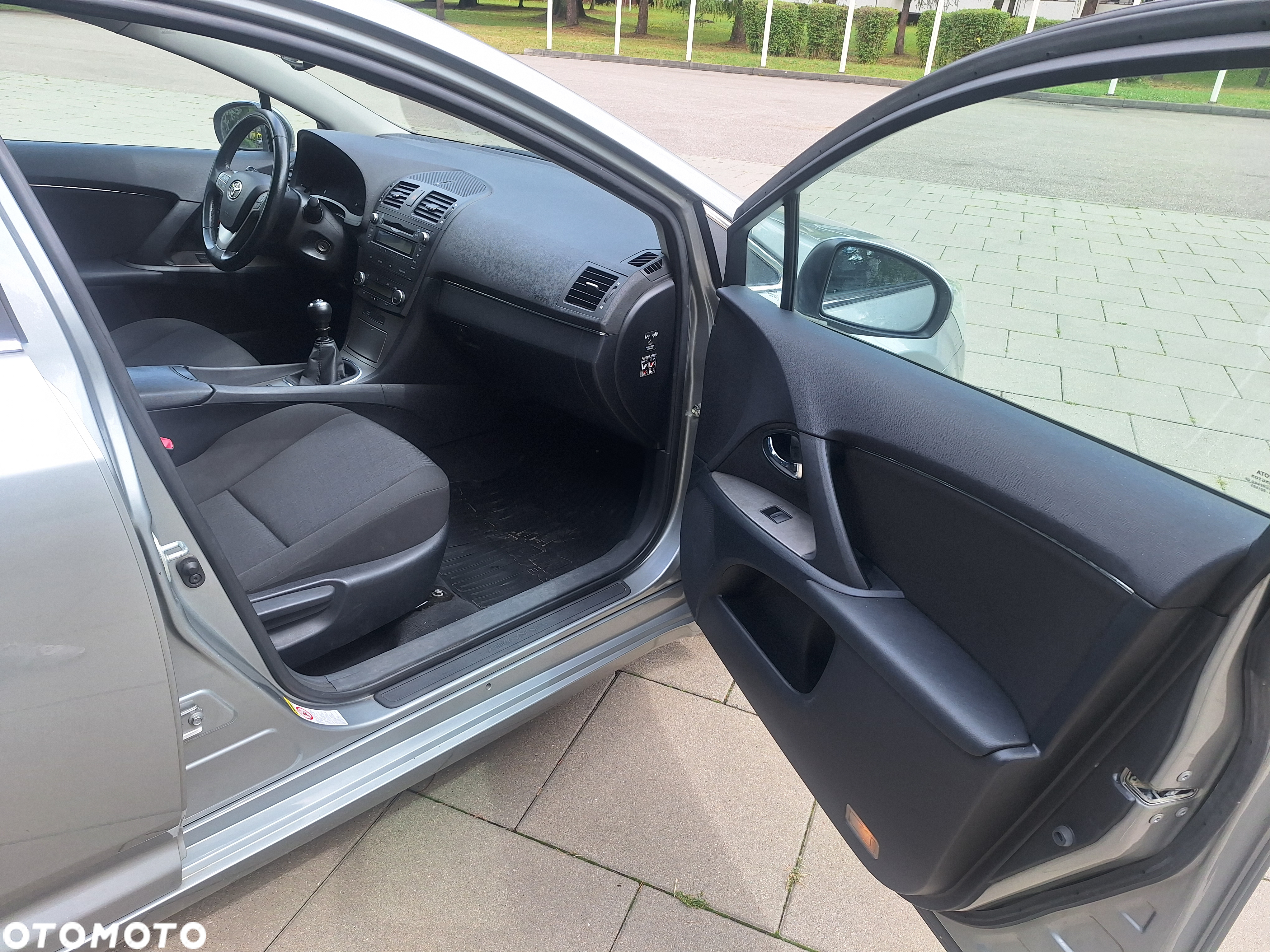 Toyota Avensis - 13