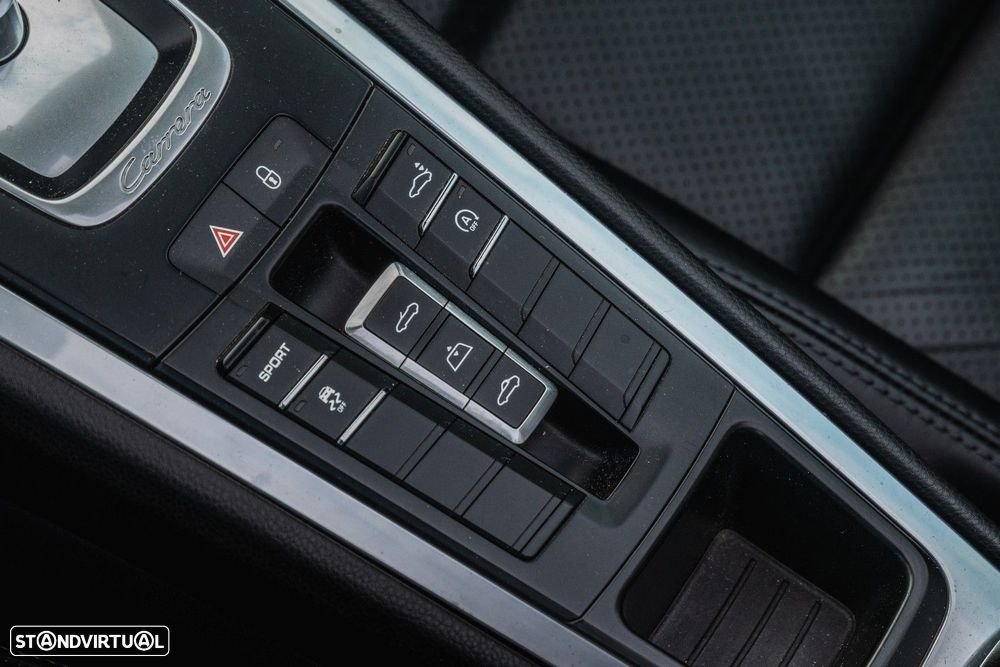 Porsche 911 (991) Carrera 4 Cabriolet PDK Black Edition - 49