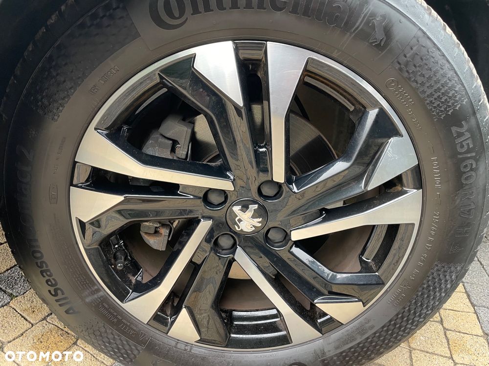 Peugeot 2008 1.5 BlueHDi Allure Pack S&S EAT8 - 17