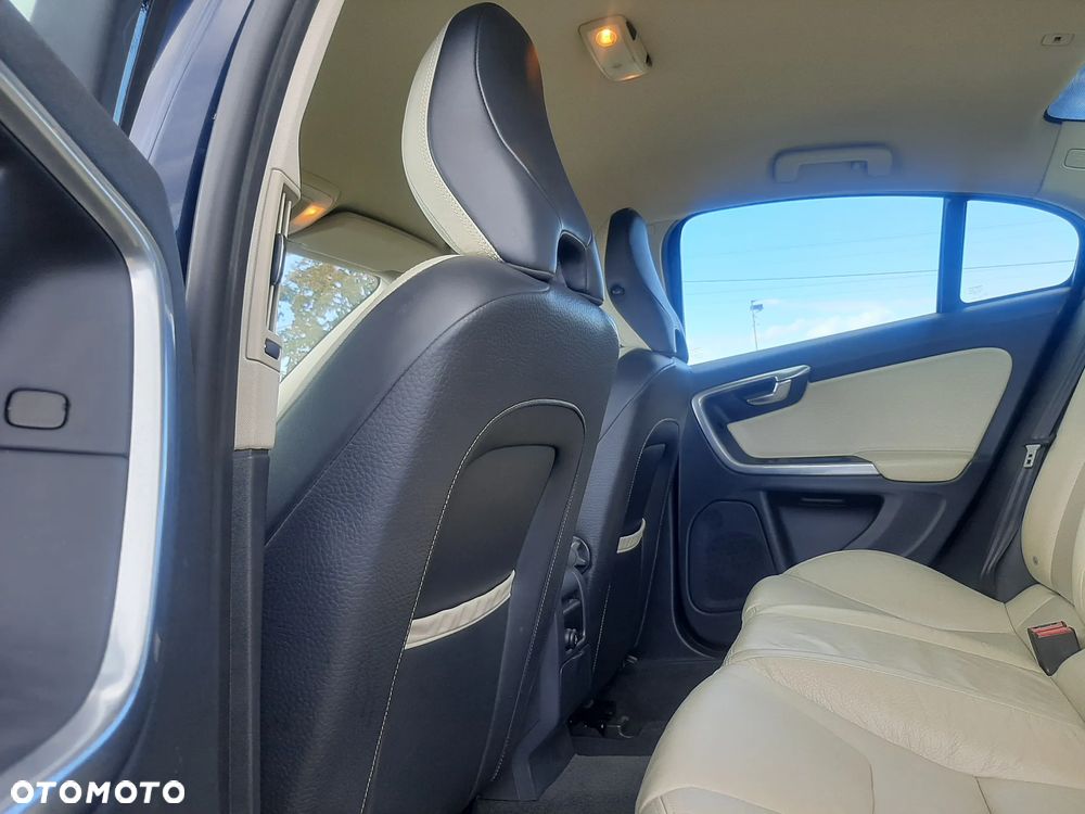 Volvo S60 DRIVe Momentum - 15