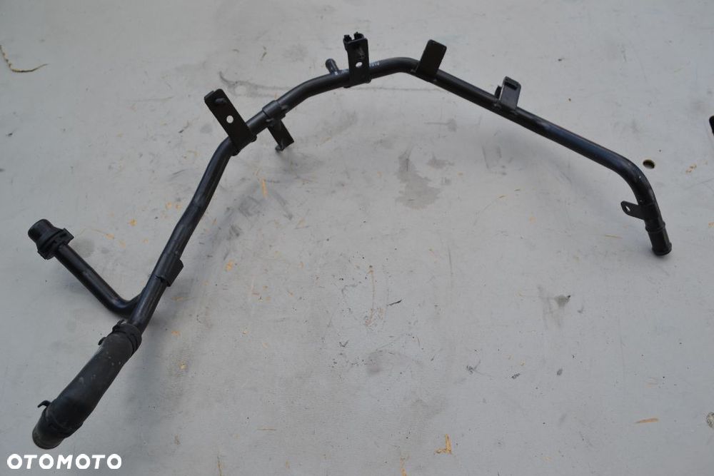 AUDI A6 C7 A7 A5 A4 B8 Q5 PRZEWÓD RURA WODY 04L122157BA - 1