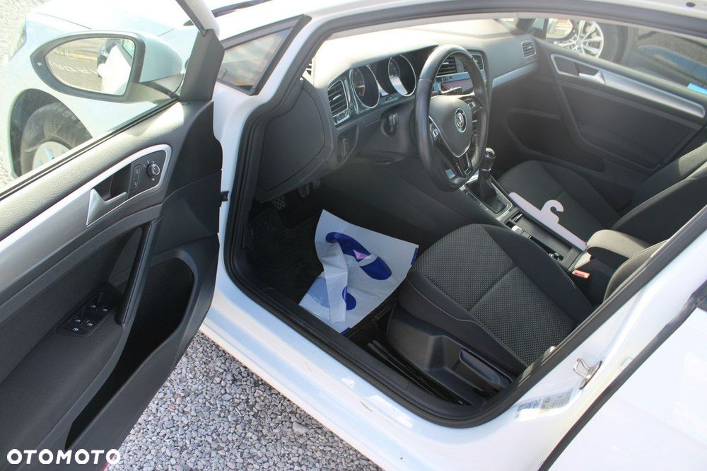 Volkswagen Golf - 16
