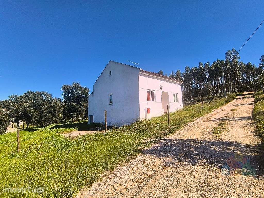 Moradia Isolada com terreno no concelho de Abrantes - Grande imagem: 2/17
