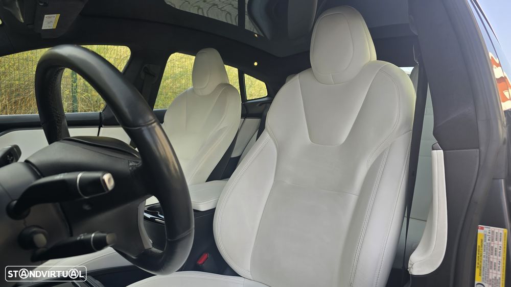 Tesla Model S Long Range - 12