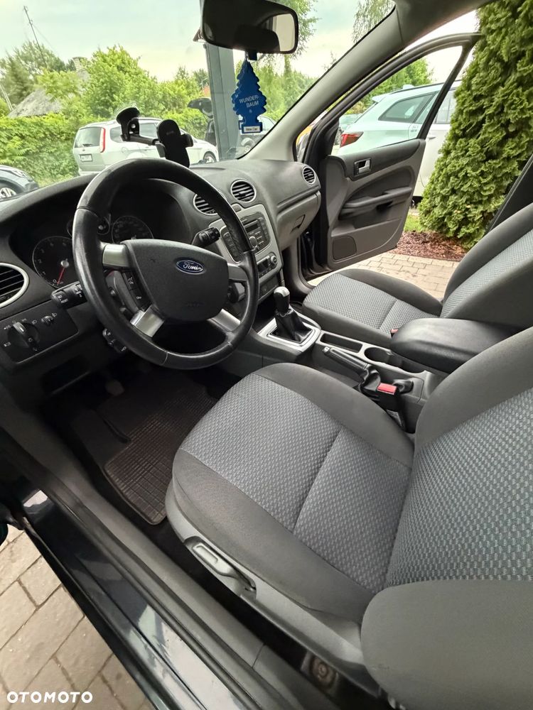 Ford Focus 1.8 FF Ghia - 20