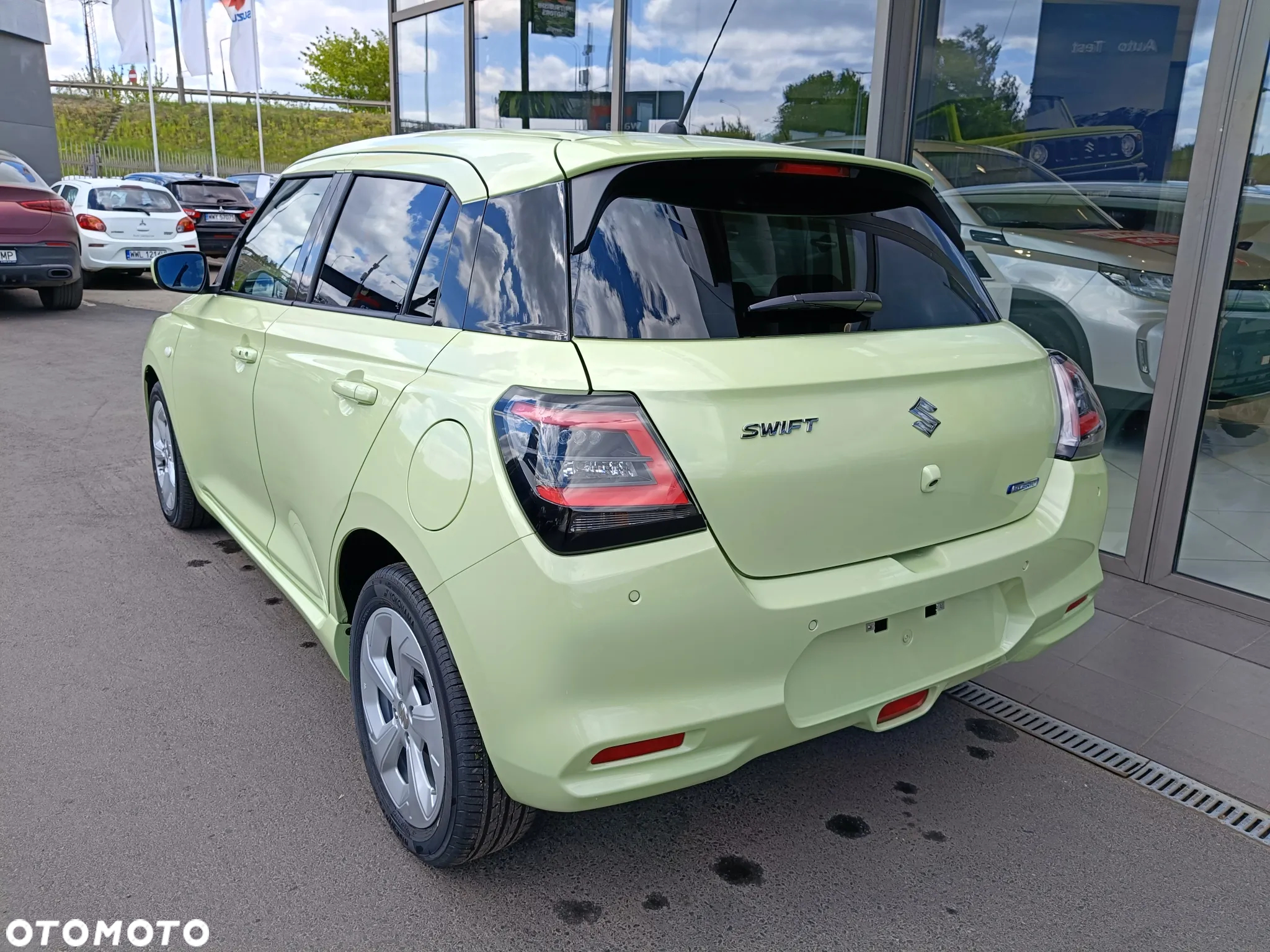 Suzuki Swift 1.2 Dualjet SHVS Premium Plus - 5