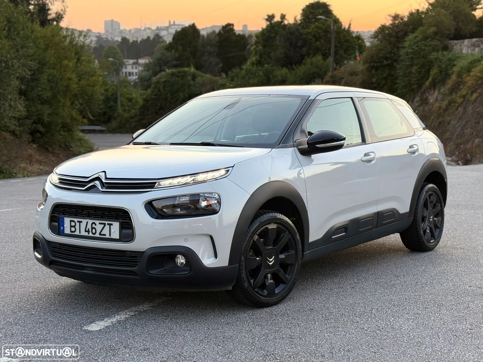 Citroën C4 Cactus 1.2 PureTech Shine EAT6 - 1