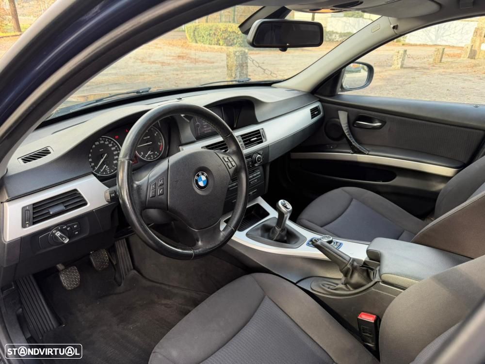 BMW 318 d Touring Line Sport - 8
