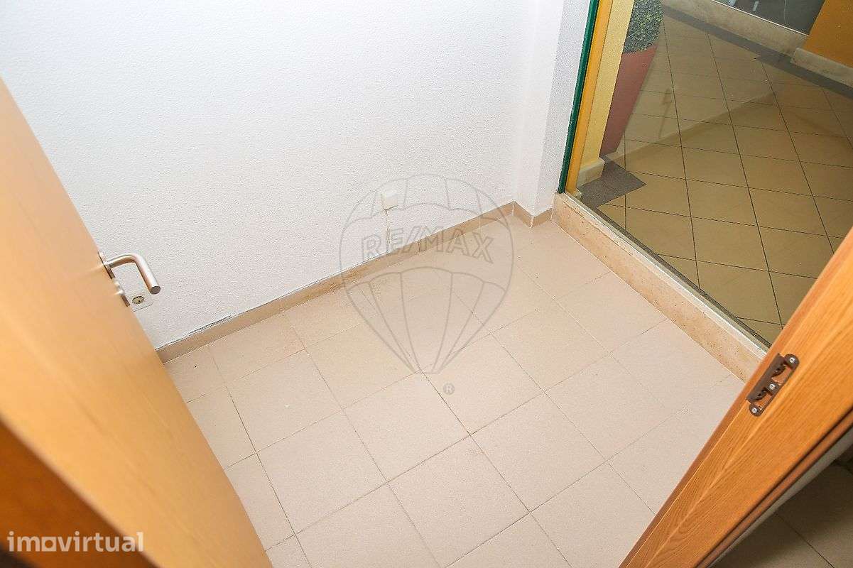 Loja  para arrendamento - Grande imagem: 2/13