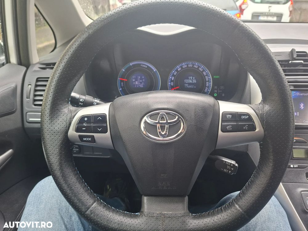 Toyota Auris 1.8 L VVT-i Luna - 23