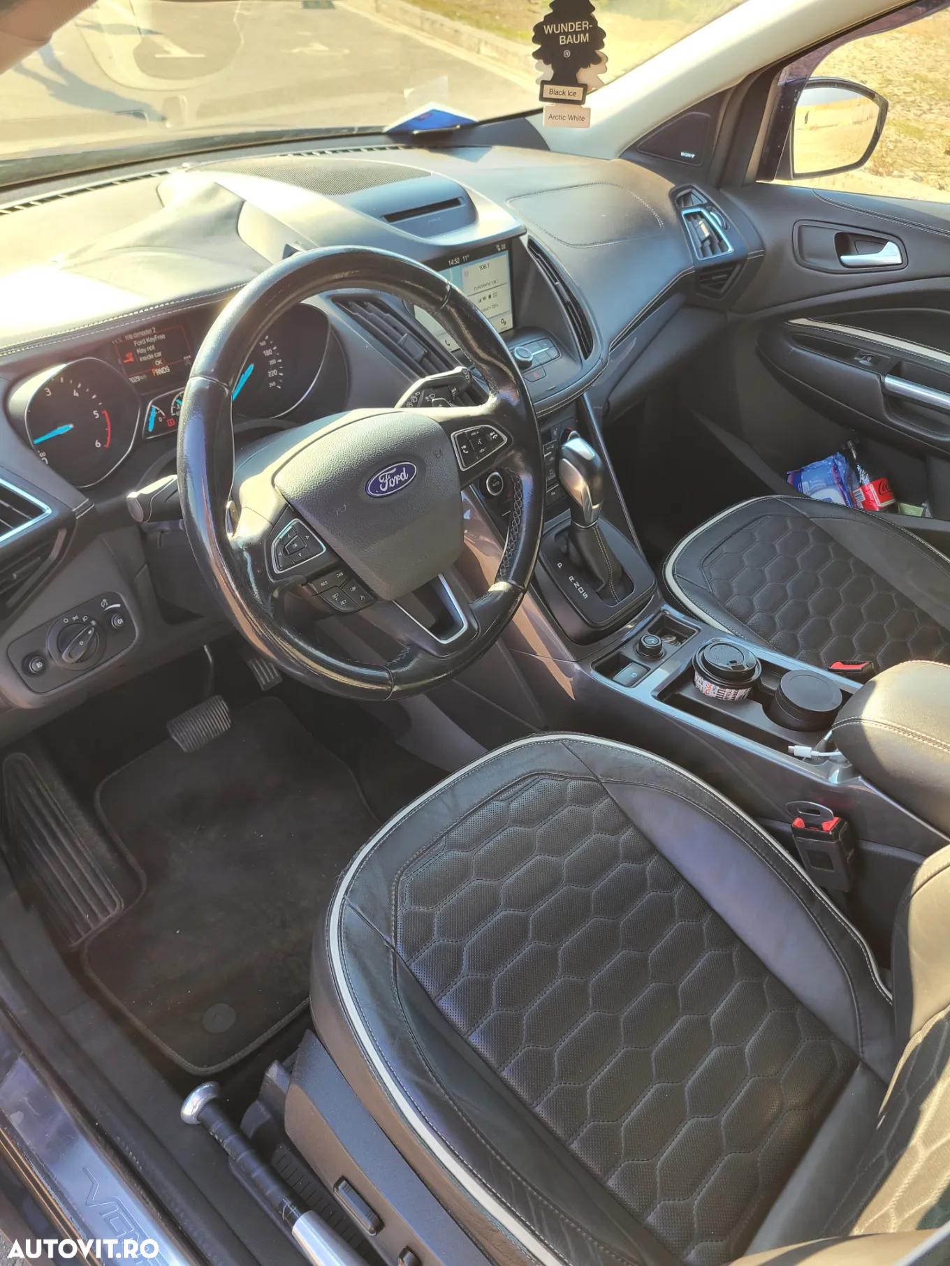 Ford Kuga 2.0 TDCi 4WD Powershift Vignale - 13