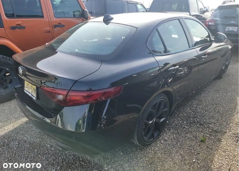 Alfa Romeo Giulia - 4