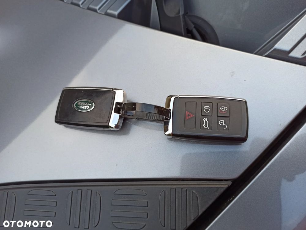 Land Rover Defender 110 P300 X-Dynamic HSE - 17
