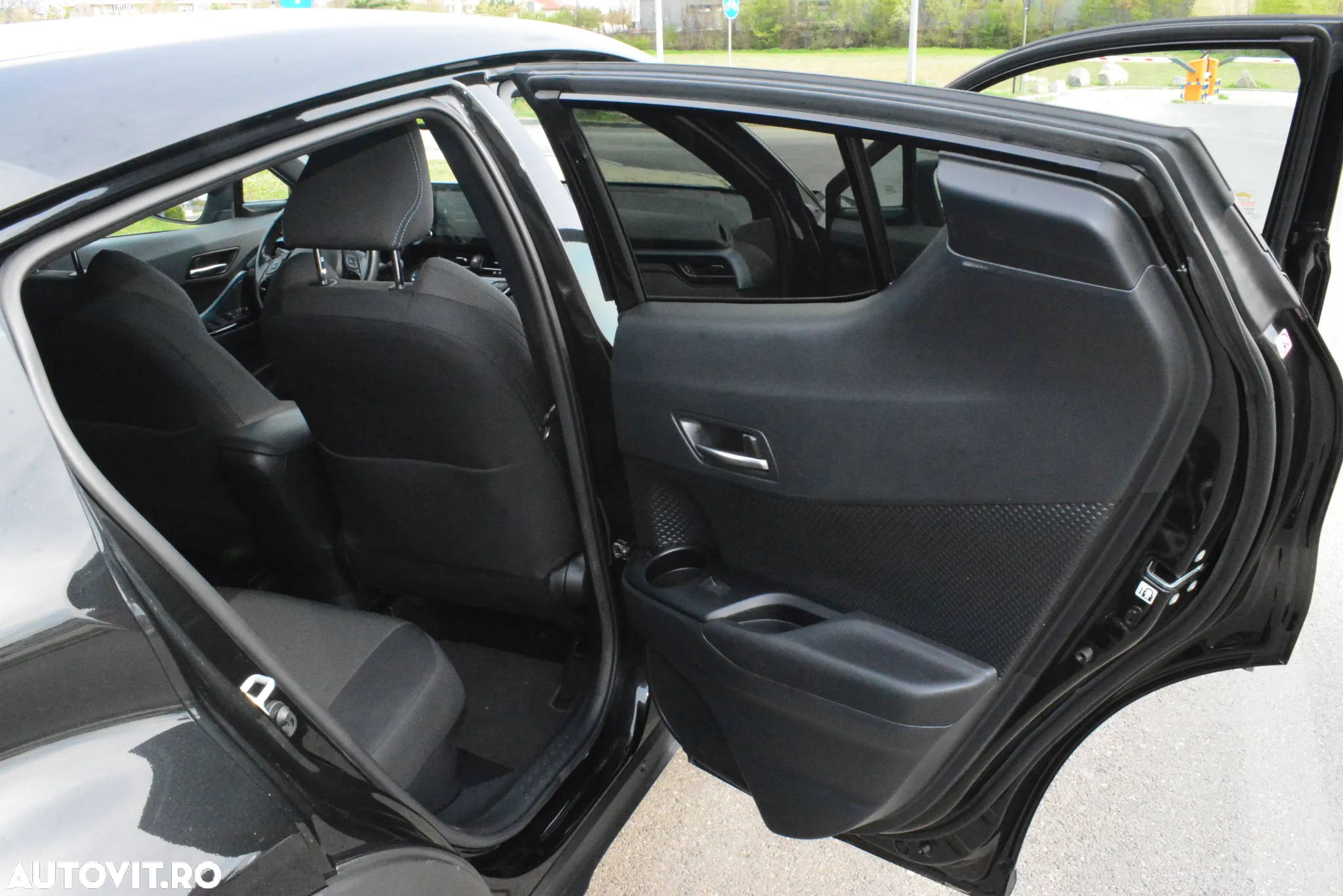 Toyota C-HR 2.0 Hybrid Team Deutschland - 20