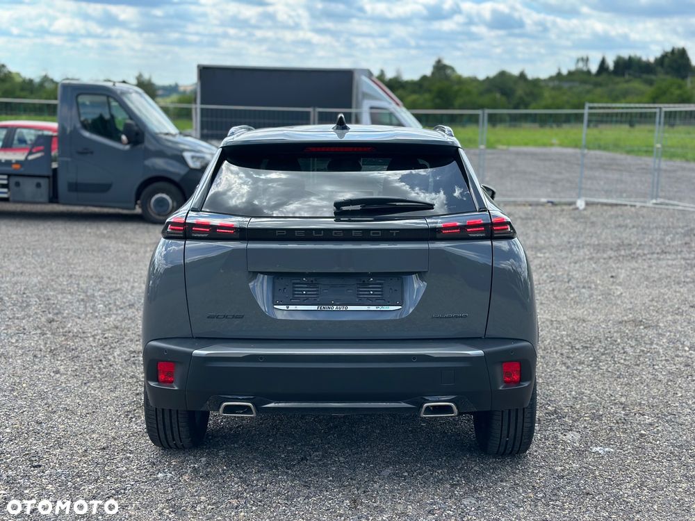 Peugeot 2008 - 12