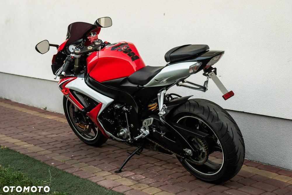 Suzuki GSX-R - 4