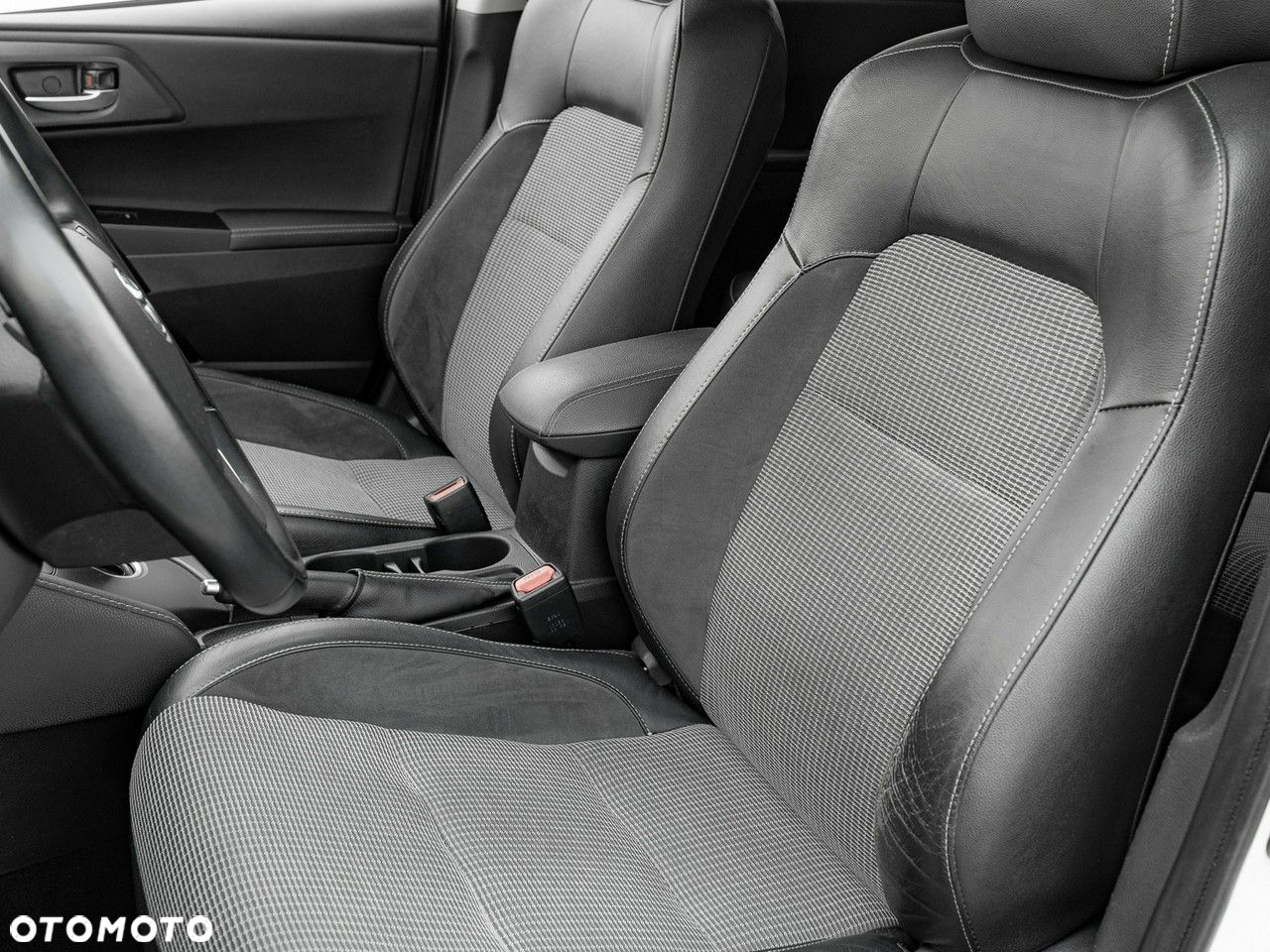Toyota Auris Hybrid 135 Premium - 15
