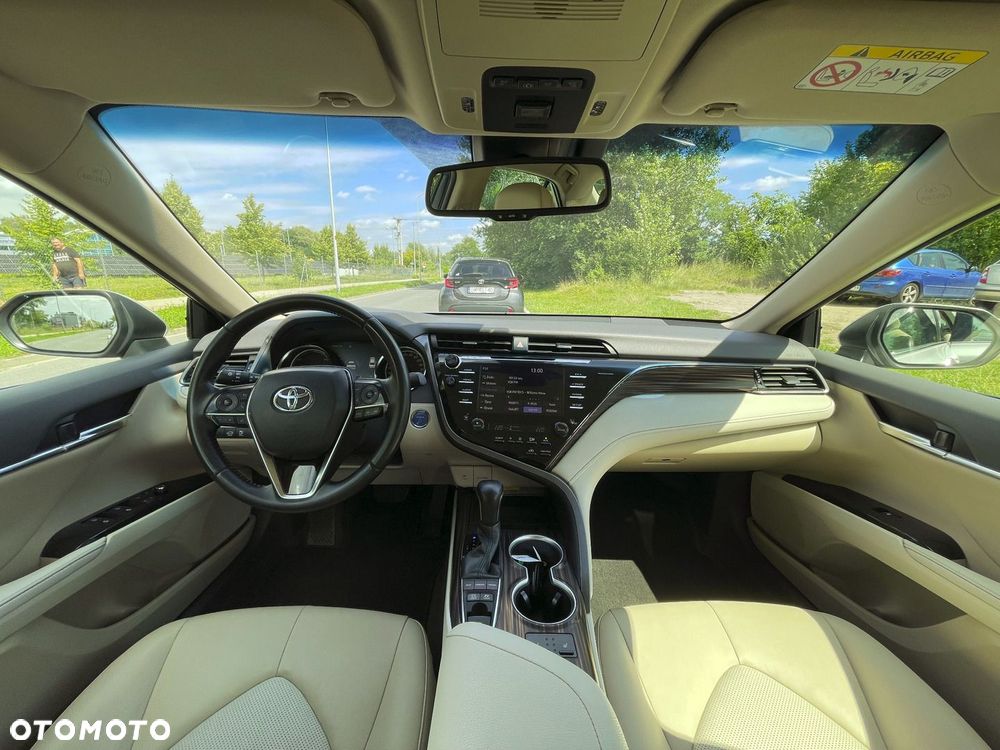 Toyota Camry 2.5 Hybrid Executive CVT - 14