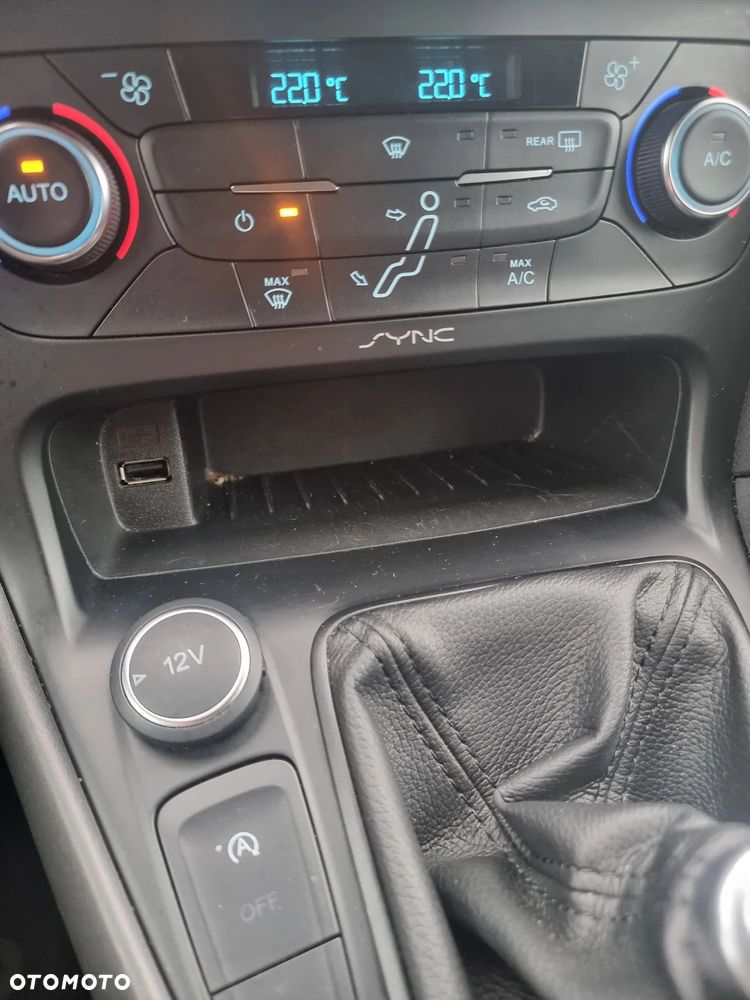 Ford Focus SW 1.5 EcoBoost S&S ST-LINE - 10