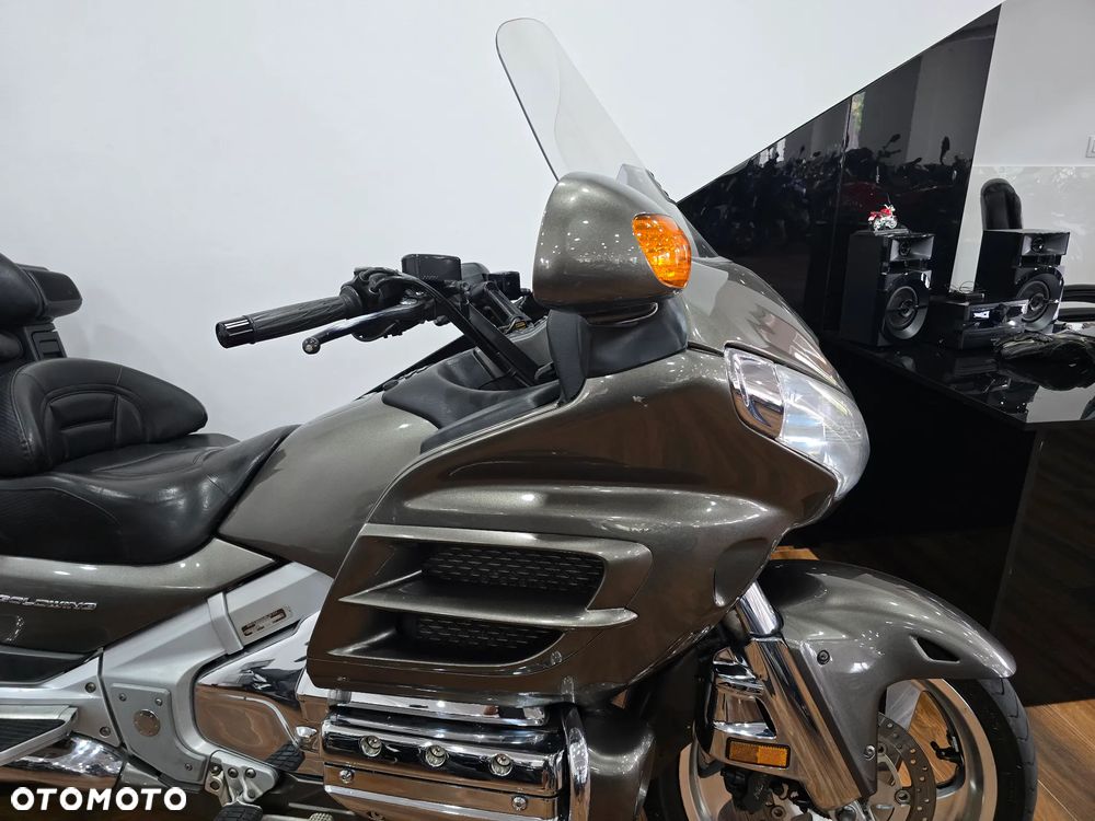 Honda GL - 28