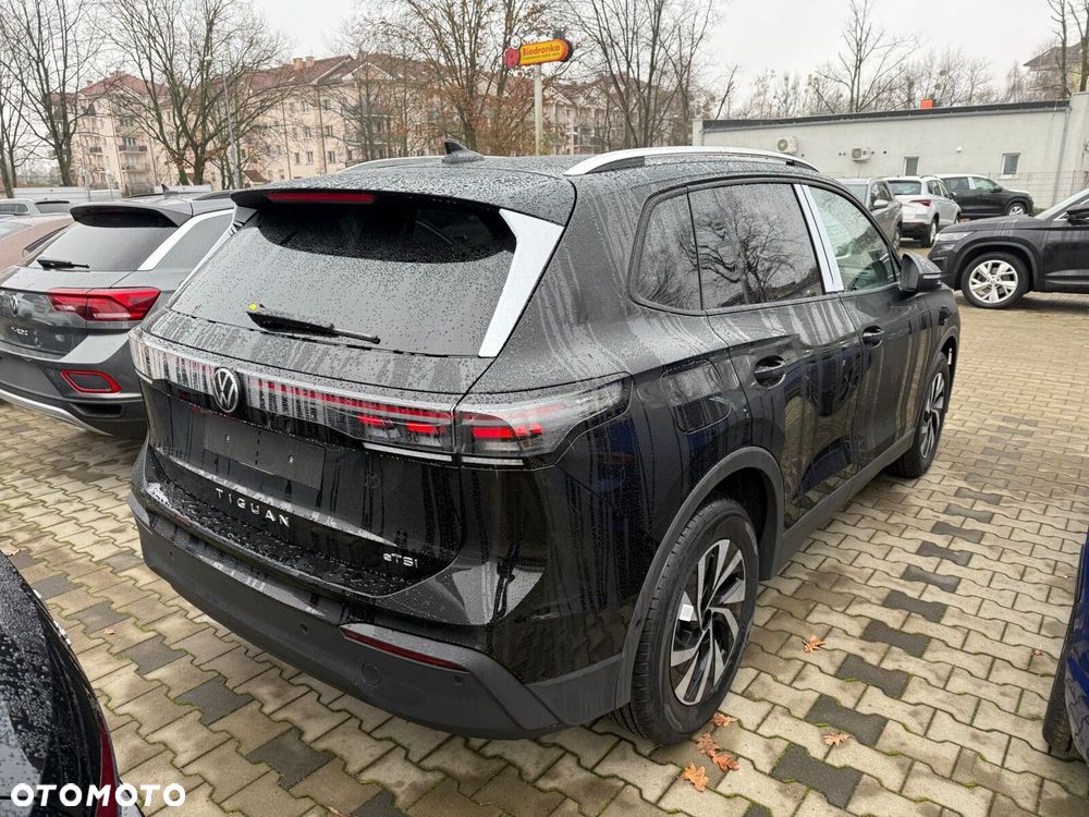 Volkswagen Tiguan - 4