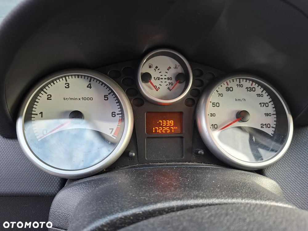 Peugeot 207 2008 photo 4