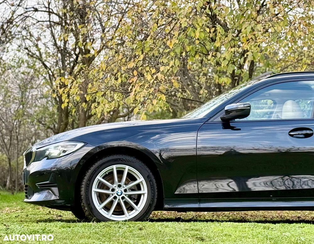 BMW Seria 3 320i AT - 28