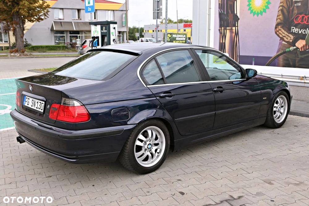 BMW Seria 3 320i - 14