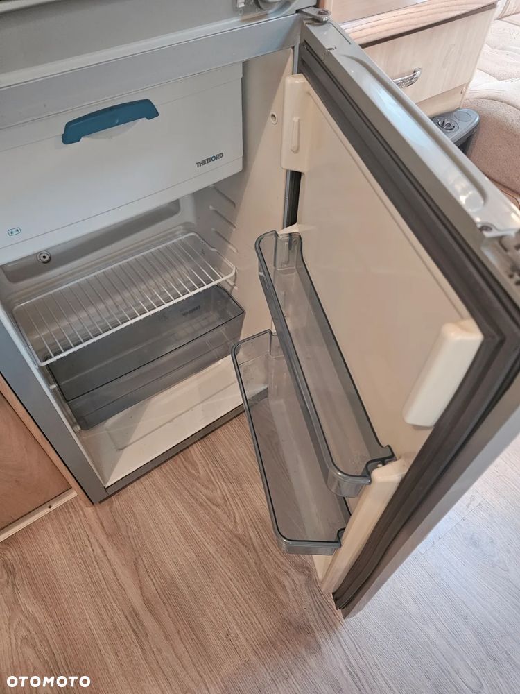 Hobby STERLING. WŁĄCZ FILMIK !!! 4 os. 2 SYPIALNIE. ŁÓŻKO PIĘTROWE. DUŻA ŁAZIENKA. NOWY SOLAR - 27