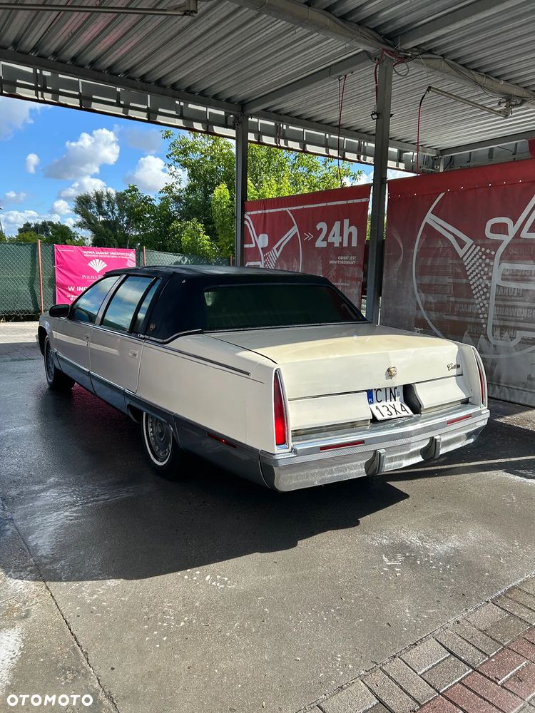 Cadillac Fleetwood 5.7 STD - 4