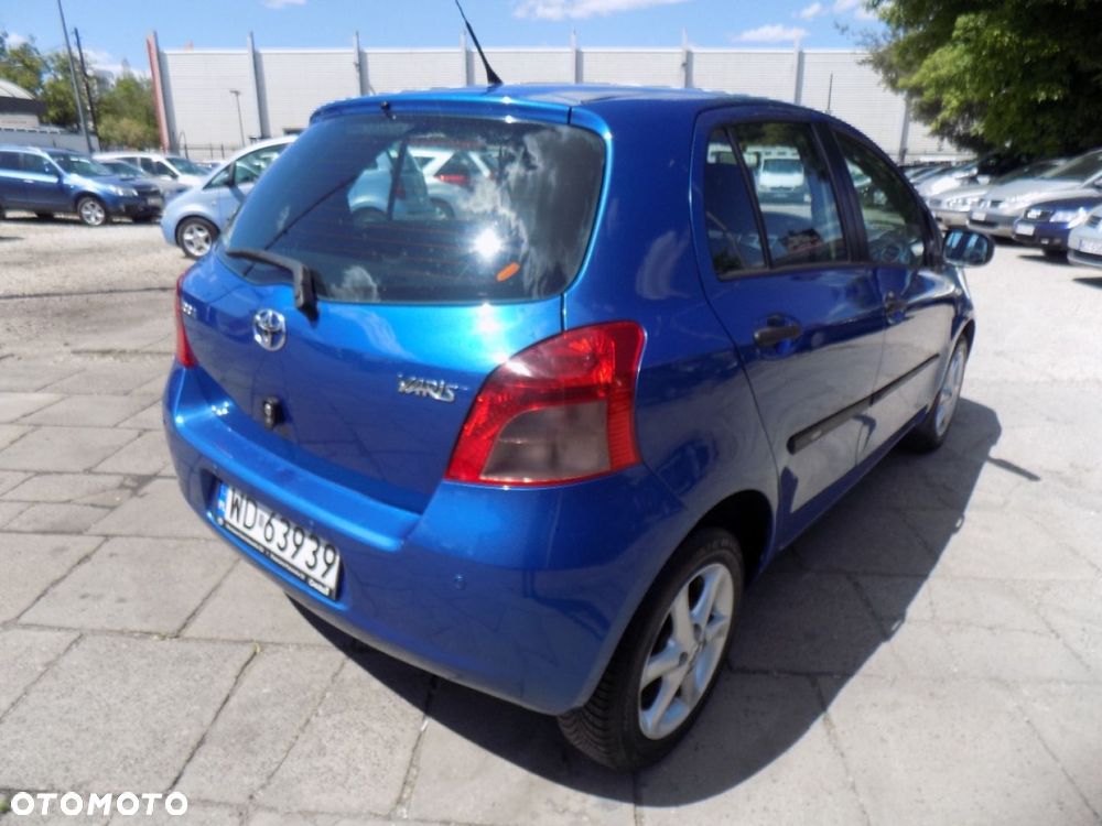 Toyota Yaris - 4
