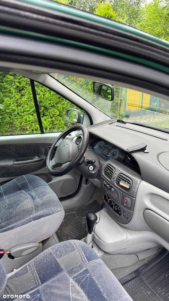 Renault Scenic - 6