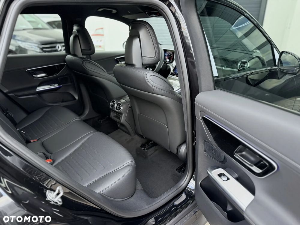 Mercedes-Benz GLC - 30