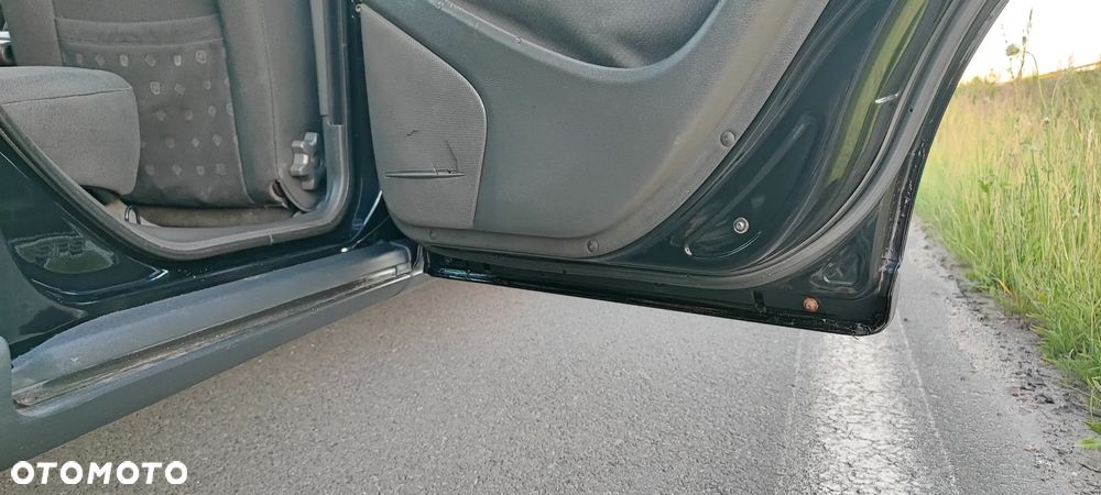 Volvo V70 2.4 D Black Edition - 25