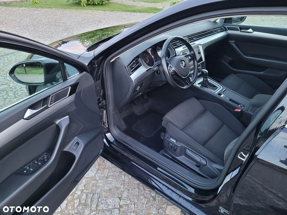 Volkswagen Passat 2.0 TDI SCR DSG Comfortline - 6