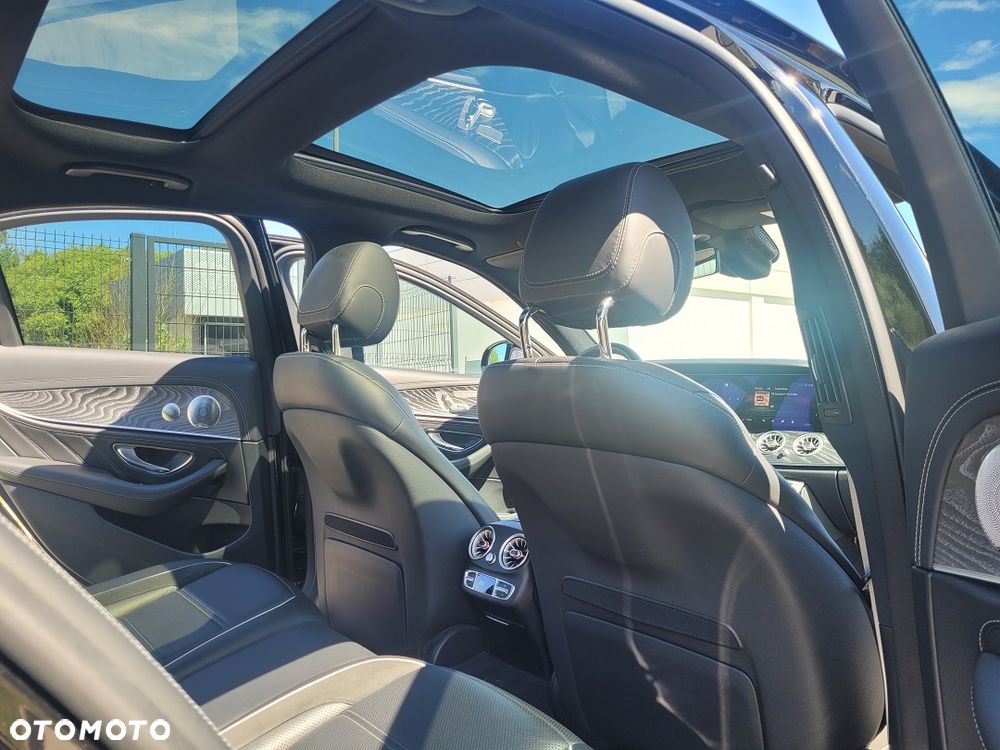 Mercedes-Benz Klasa E AMG 63 S 4Matic+ AMG Speedshift MCT-9G - 25