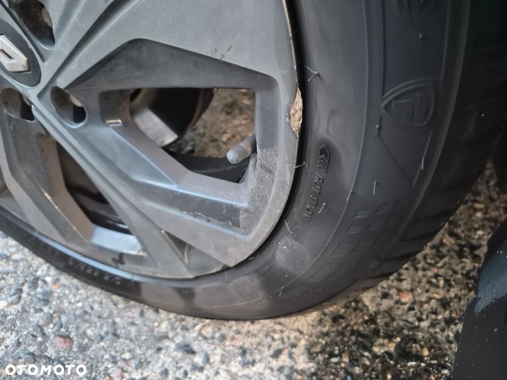 Renault Arkana 1.3 TCe mHEV R.S Line EDC - 24