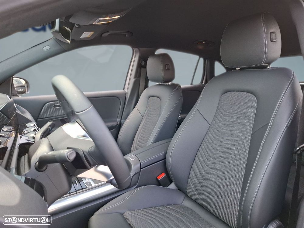 Mercedes-Benz GLA 250 e Progressive — fotografia 11
