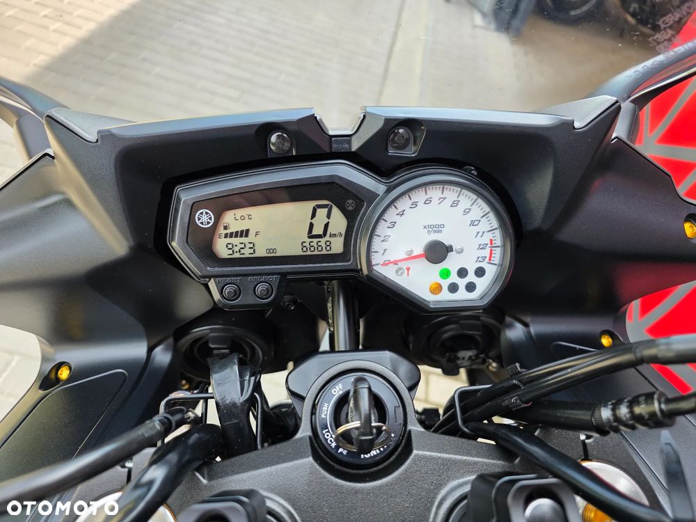 Yamaha FZ8 - 16