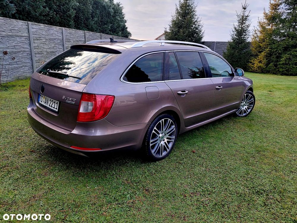 Skoda Superb 1.6 TDI GreenLine - 13