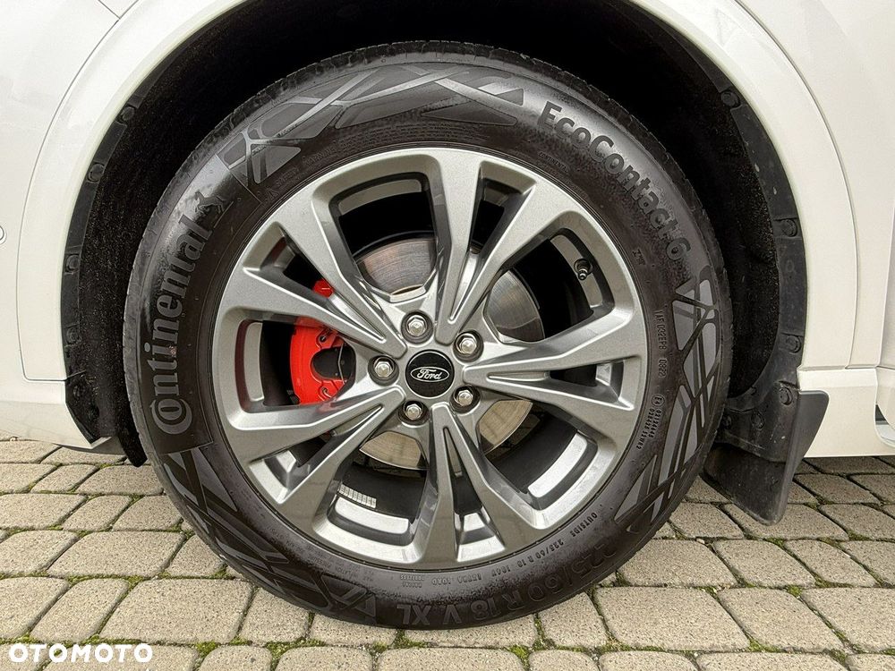 Ford Kuga - 36