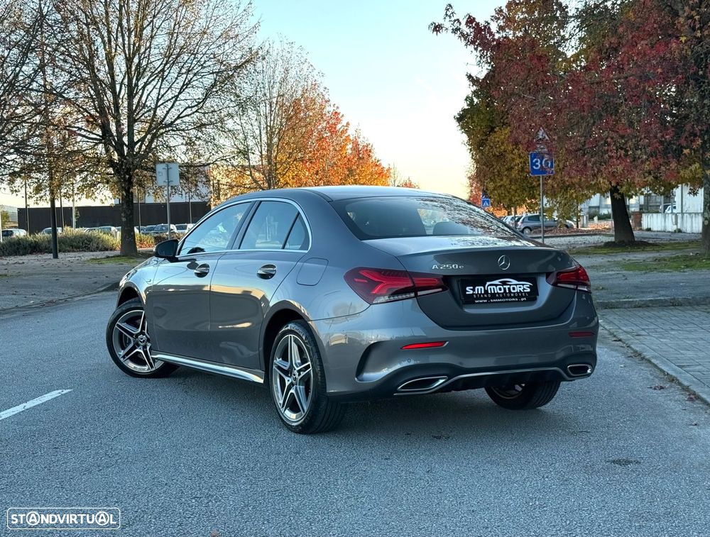 Mercedes-Benz A 250 Limousine e 8G-DCT AMG Line - 2