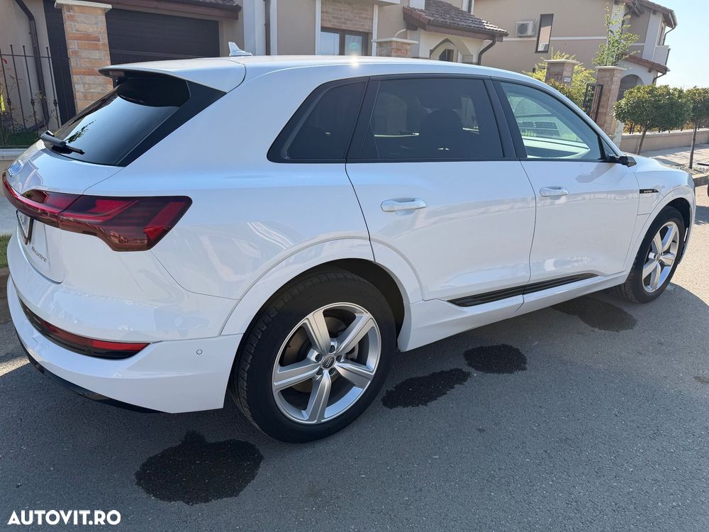 Audi e-tron quattro S - 4