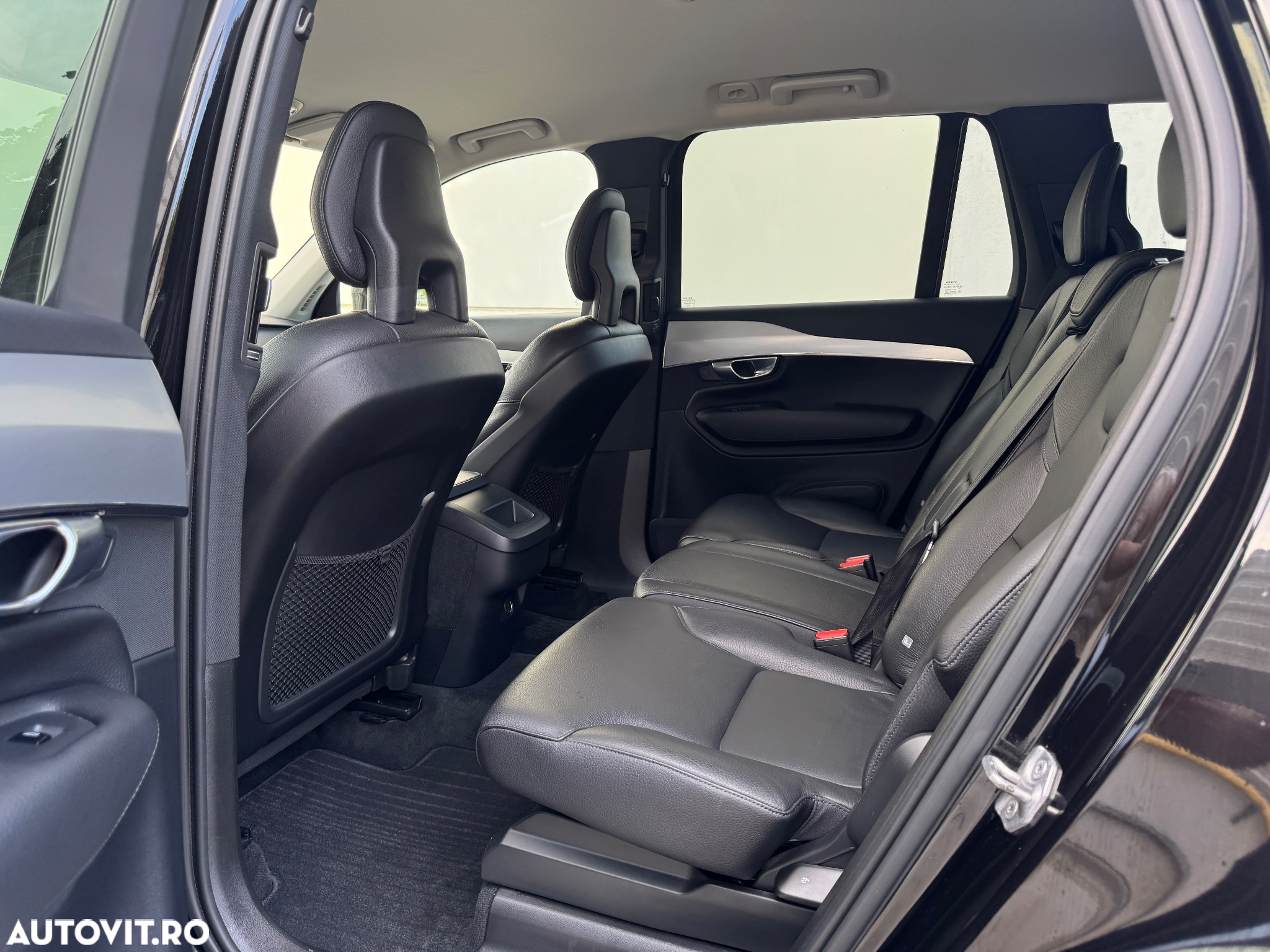Volvo XC 90 B5 D AWD Geartronic Momentum Pro - 8